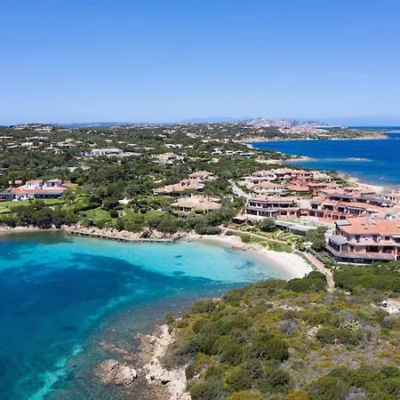 Dolce Sposa Swimming Pool And Private Beach Apartment