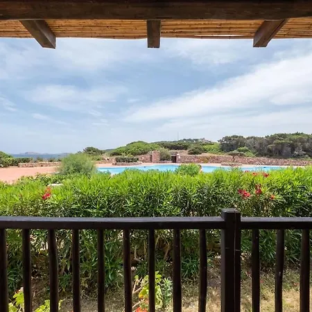 Dolce Sposa Swimming Pool And Private Beach Apartment *